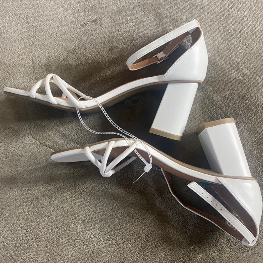 White Block Heelsq